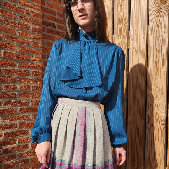 VTG Torqoiuse Blouse - Picture 3 of 3